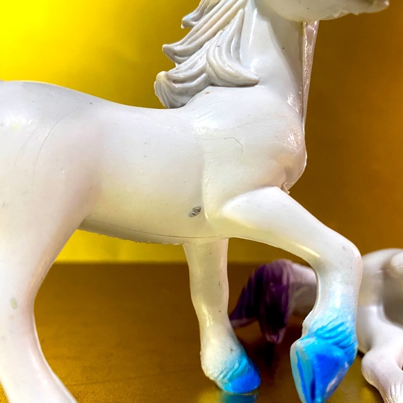 UNICORN VTG 80’s BUNDLE OF 3 MYSTICAL UNICORNS SOLID PVC/VINYL TYPE 4.25”x5.25” - Picture 13 of 13